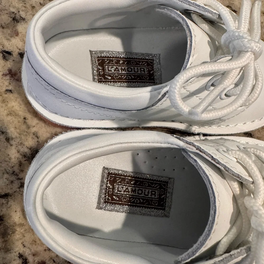L’AMOUR Classic White Leather Lace-Up Dress Shoes for Boys - Size 6